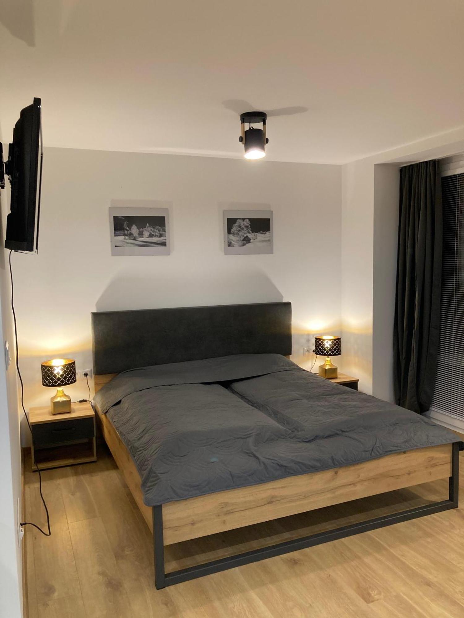 Liptovský Mikuláš Ilanovski Apartment By Booky מראה חיצוני תמונה